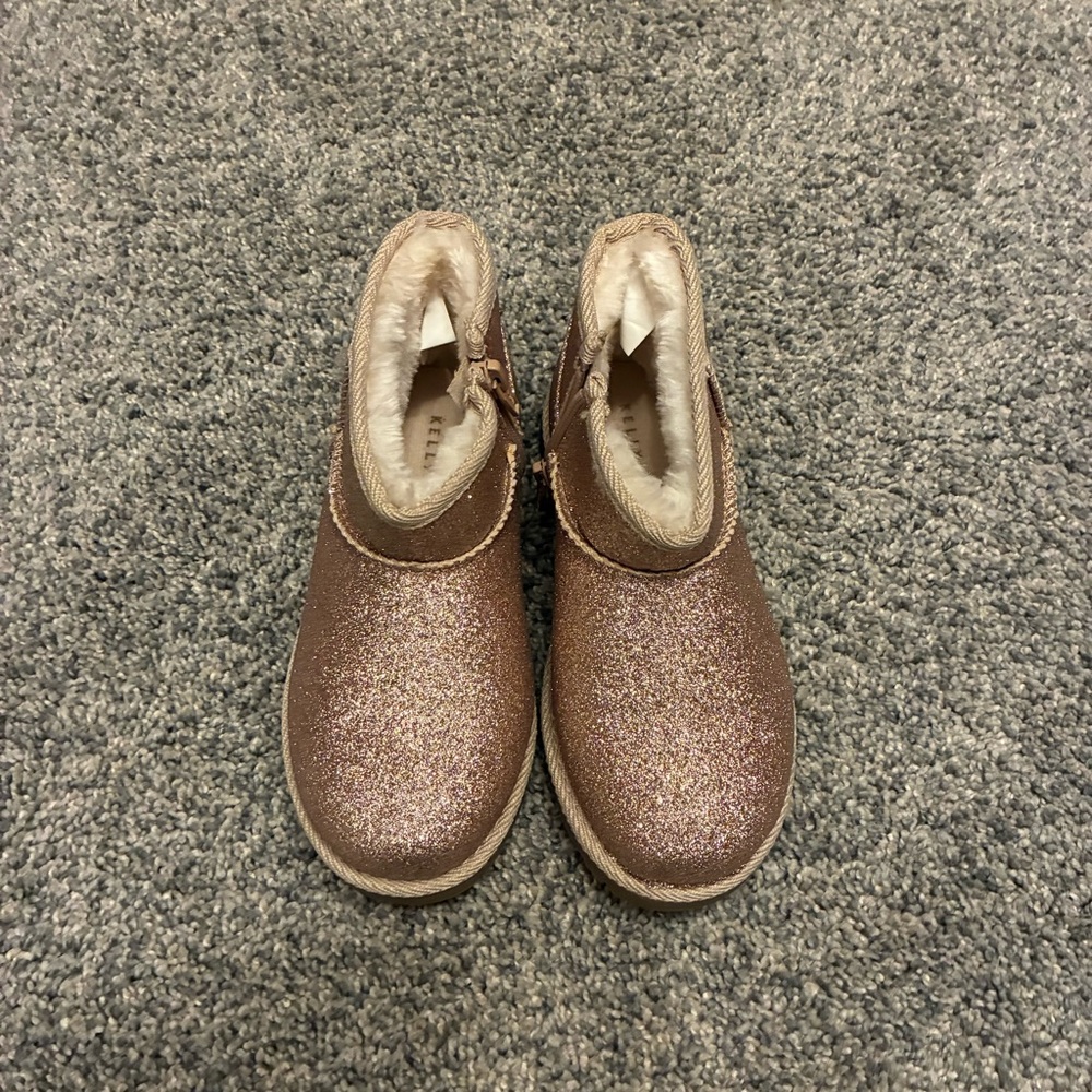 Kelly & Katie Gold shimmering boots NWT - Picture 5 of 8